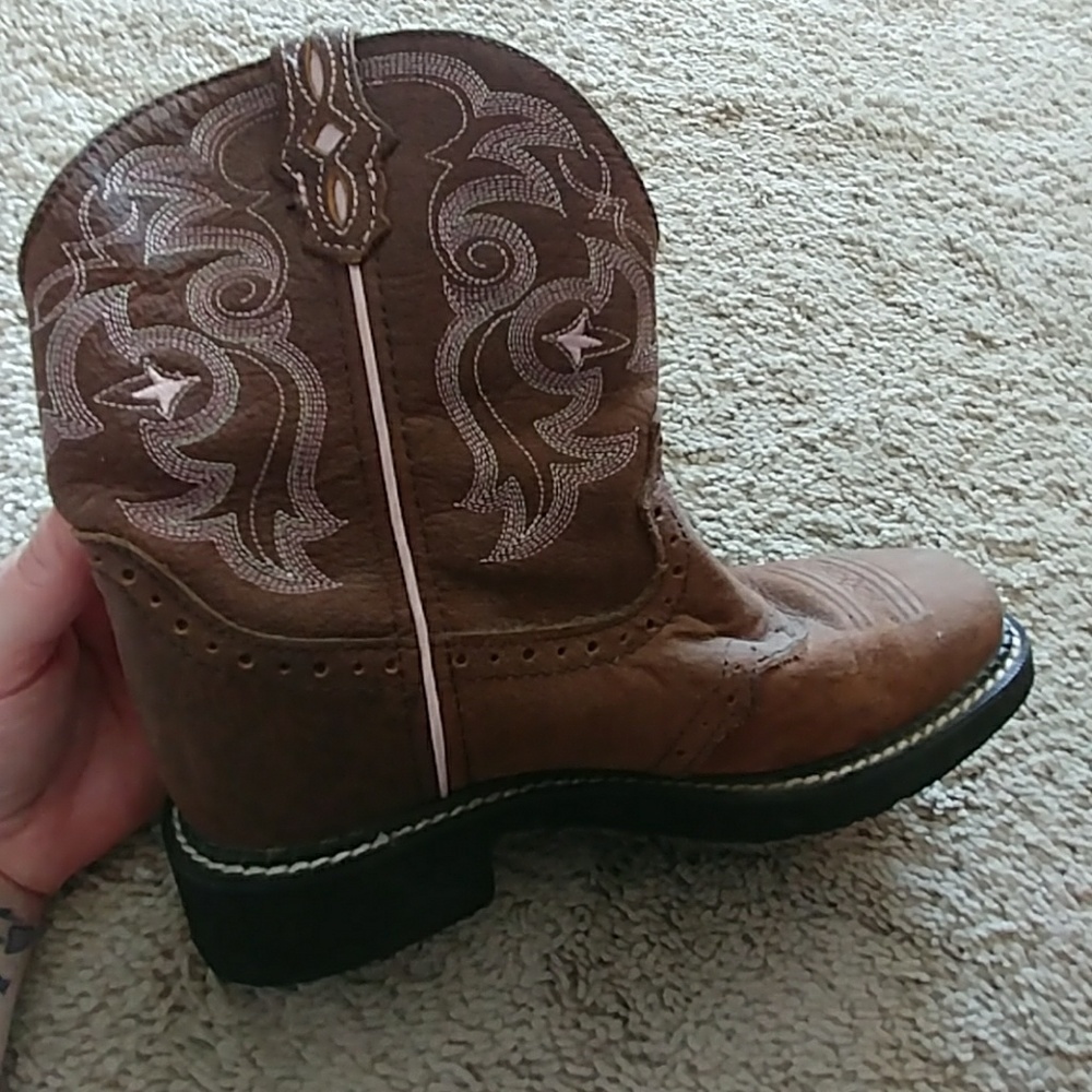Justin Gypsy boots!!